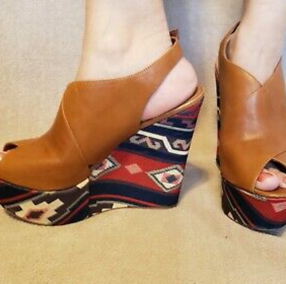 Steve Madden tan peep toe wedge - Picture 10 of 10